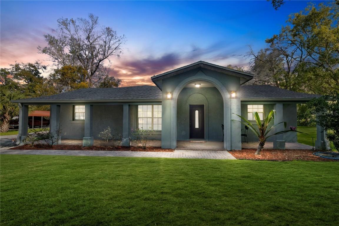 813 Pine St., Ocoee, FL 34761