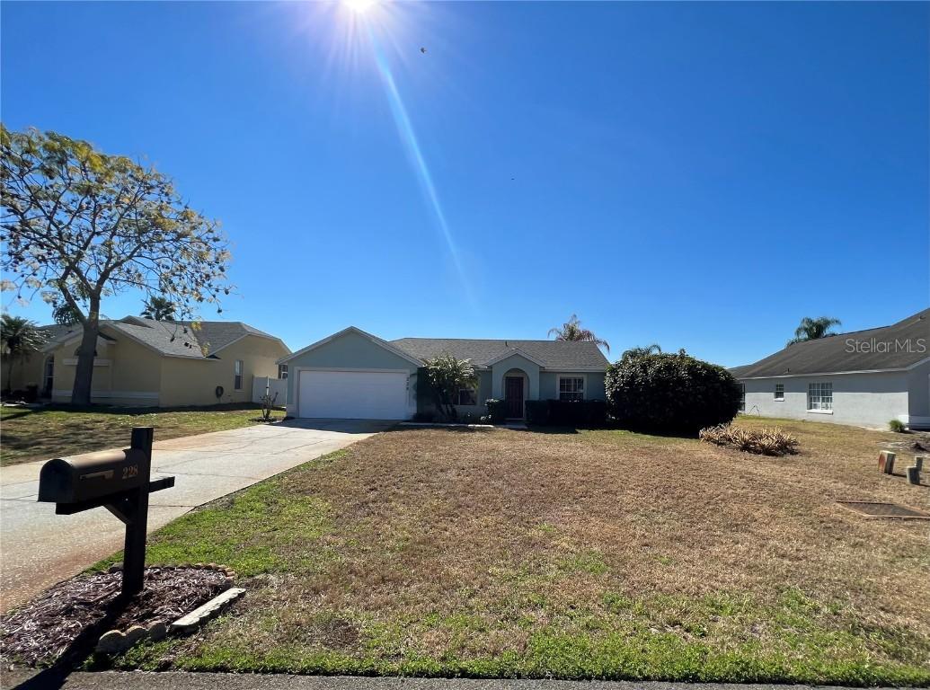 228 Sunset Ct., Davenport, FL 33837