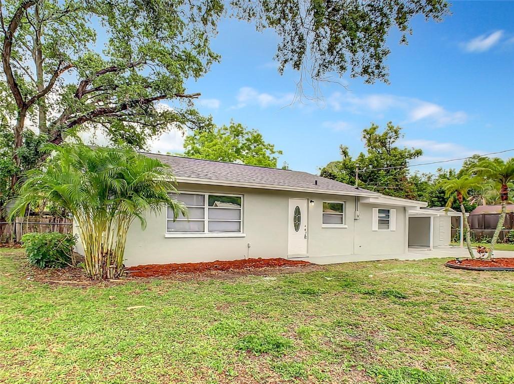 2511 8th St., Bradenton, FL 34208