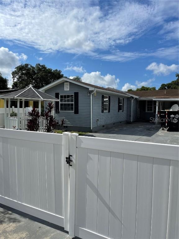 940 Locust Ave., Orlando, FL 32809