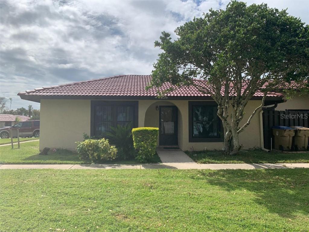 529 Hunter Cir., Kissimmee, FL 34758