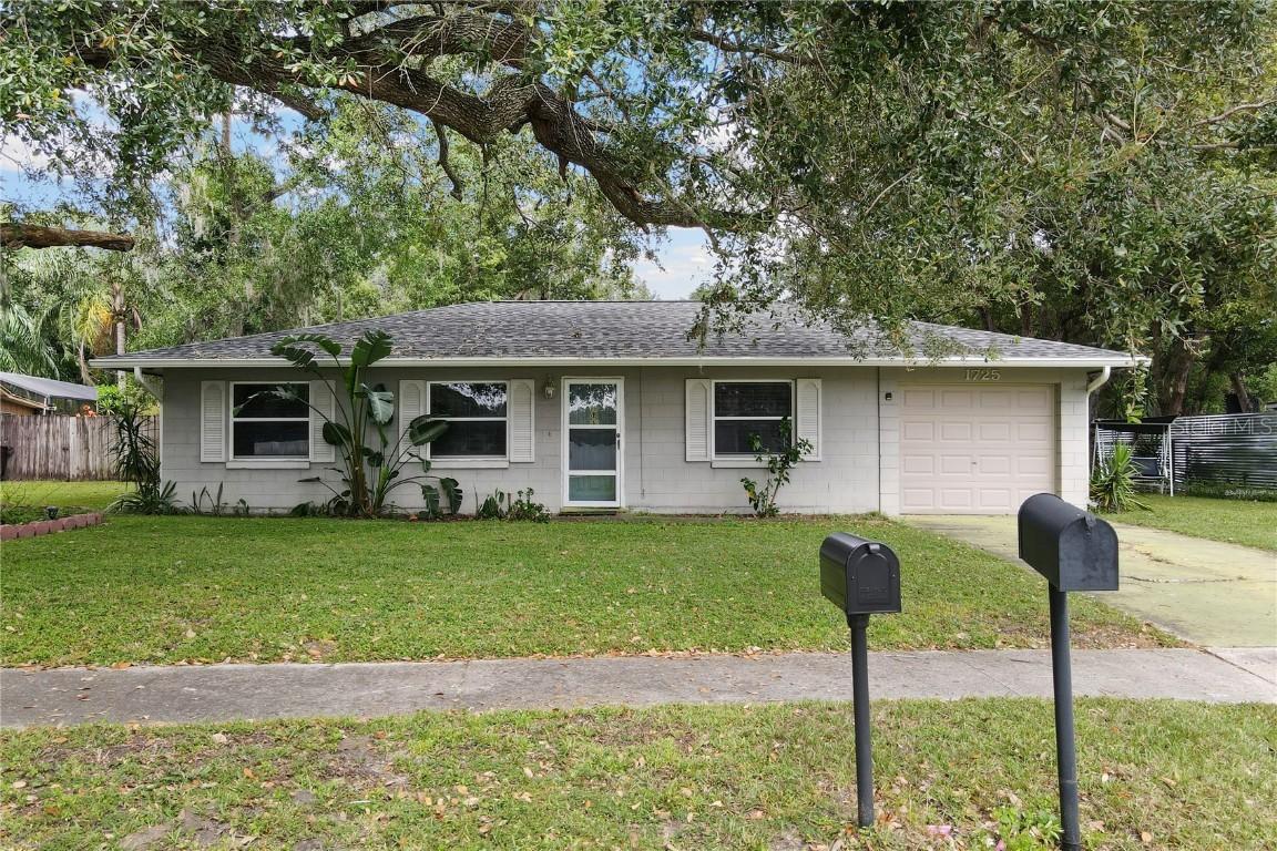 1725 Manor Dr., Kissimmee, FL 34741