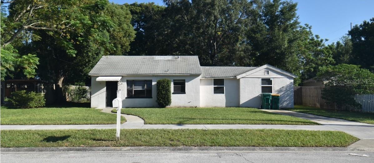115 E Chesley Ave., Eustis, FL 32726
