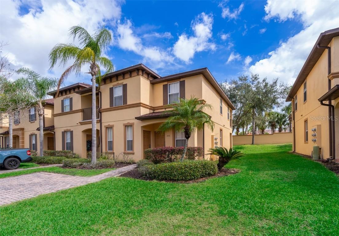 206 Verona Ave., Davenport, FL 33897