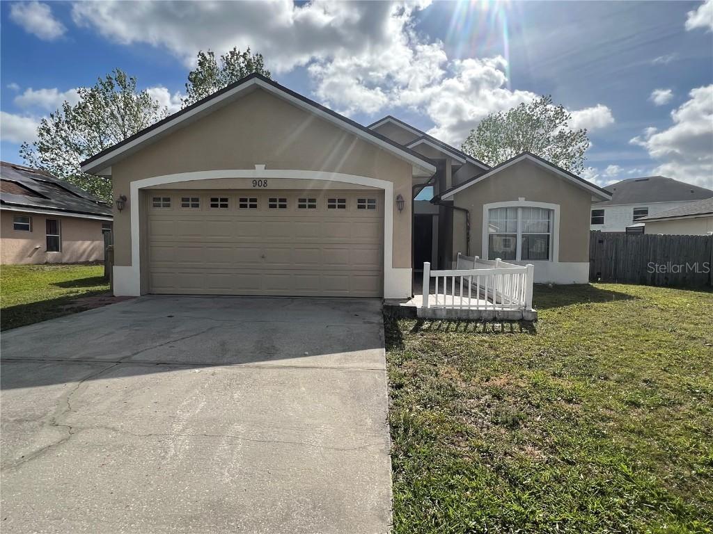 908 Gillingham Ct., Kissimmee, FL 34758