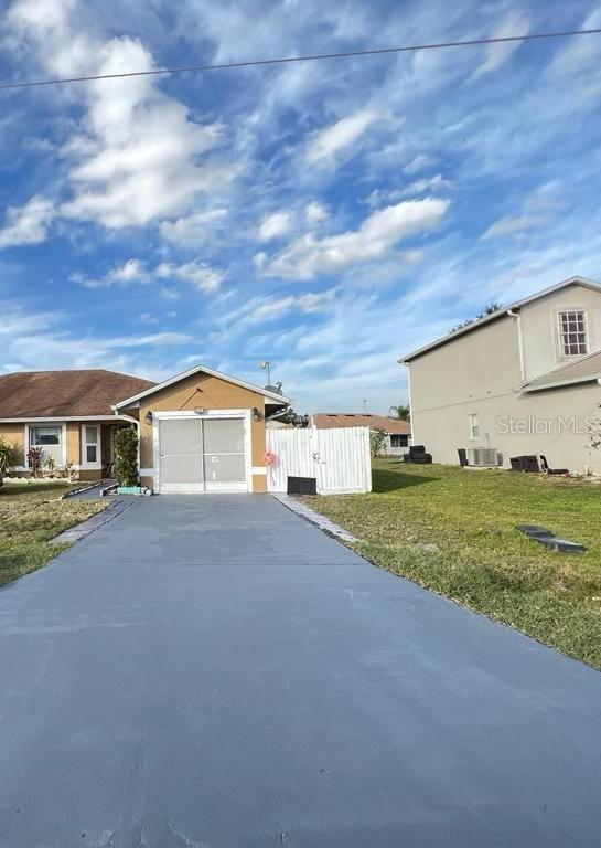 389-391 Greenwich Ct., Kissimmee, FL 34758