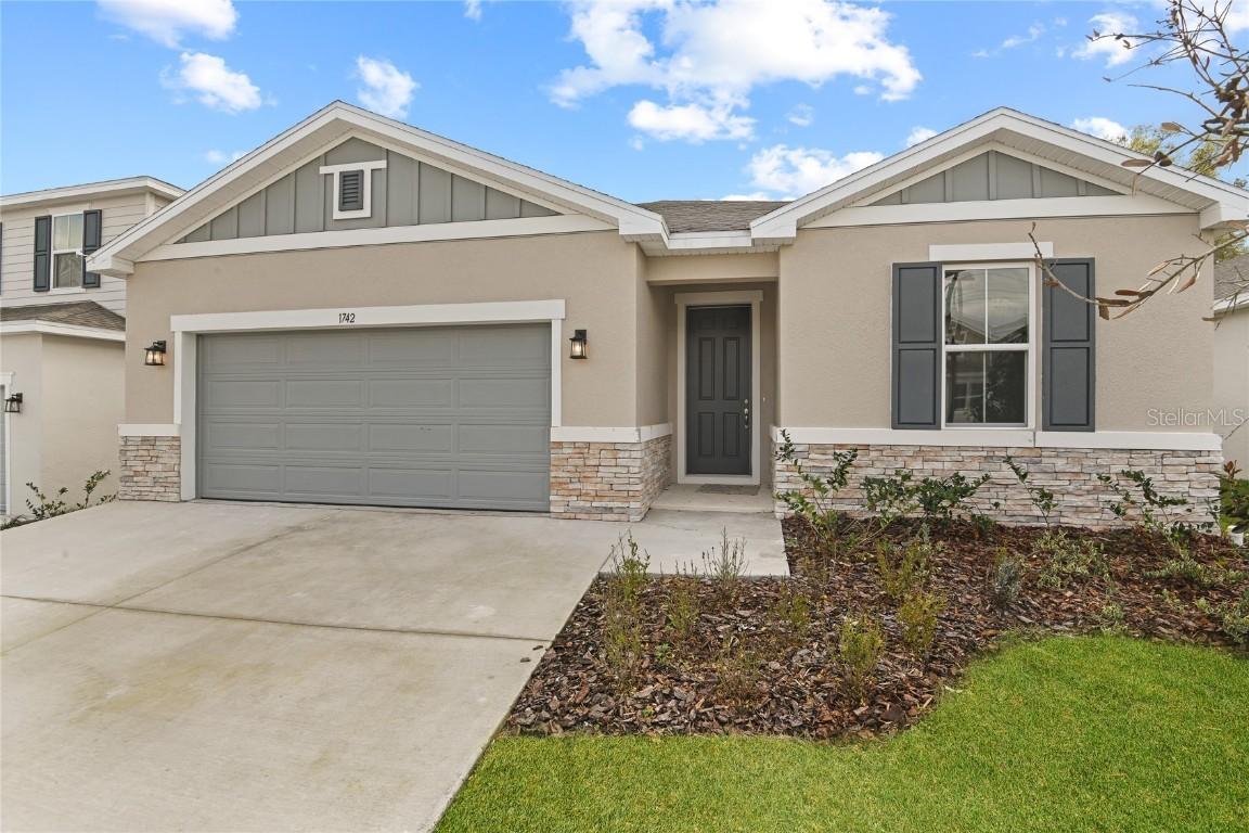 1742 Carnelian St., Deland, FL 32720