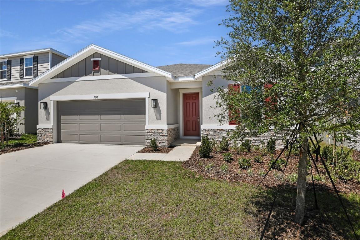 1695 Sugarbelle Cir., Mascotte, FL 34753