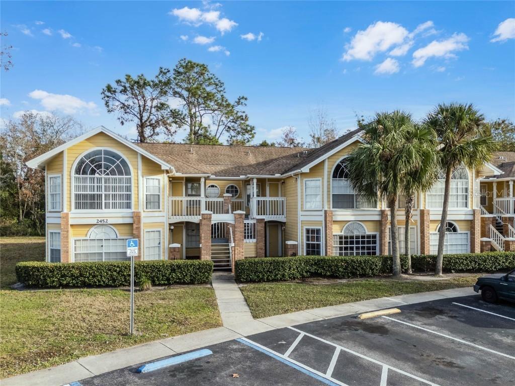 2452 Sweetwater Club Cir. #27, Kissimmee, FL 34746