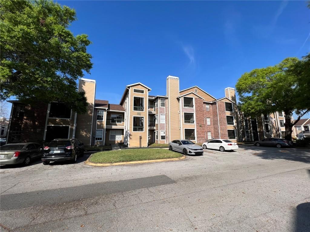 4200 Thornbriar Ln. #208, Orlando, FL 32822