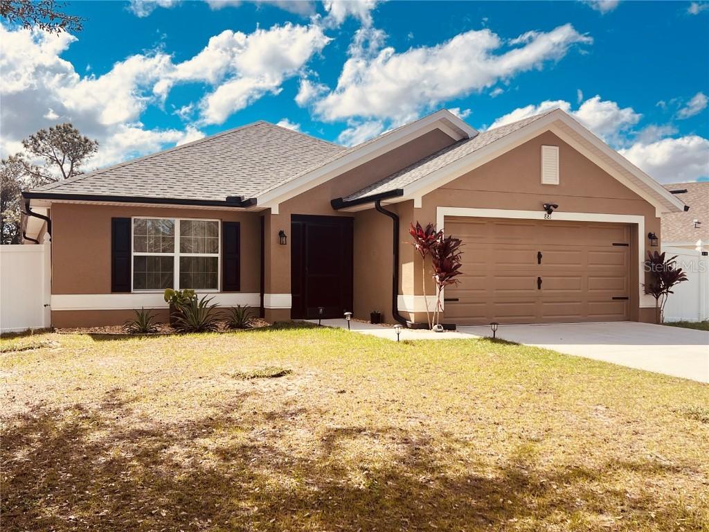 881 Hudson Valley Dr., Kissimmee, FL 34759
