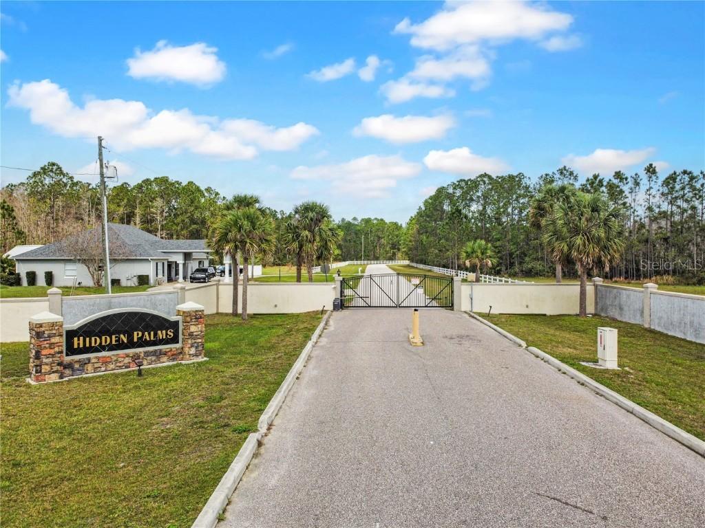 1102 Hidden Palms Dr., Davenport, FL 33897