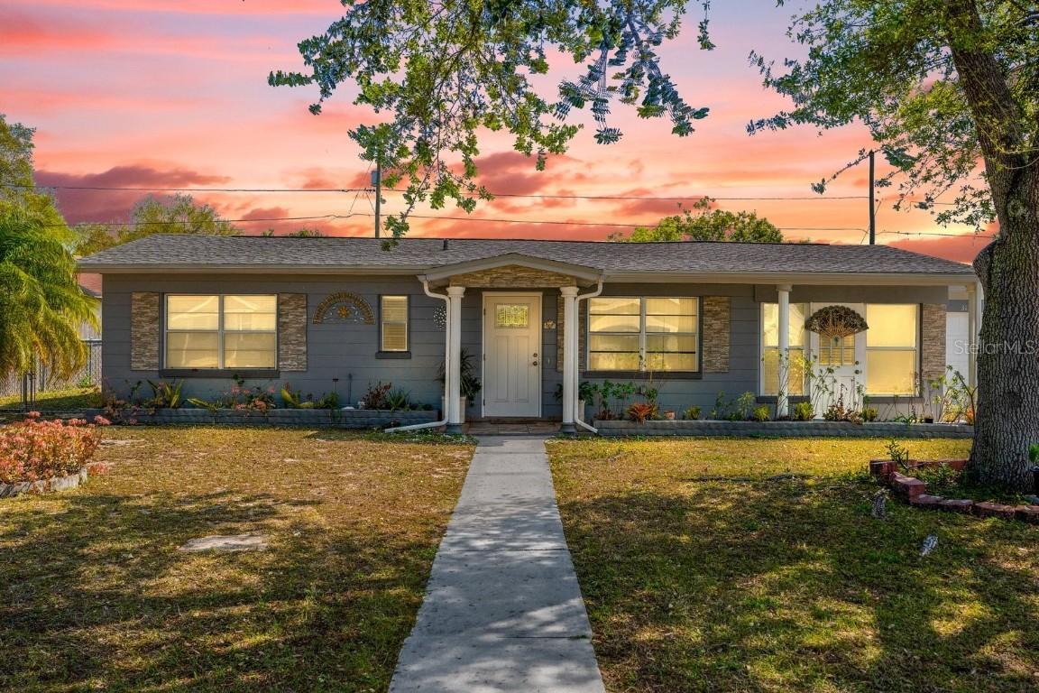 313 5th St., Dundee, FL 33838
