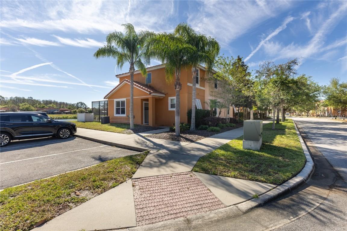 561 Las Fuentes Dr., Kissimmee, FL 34746