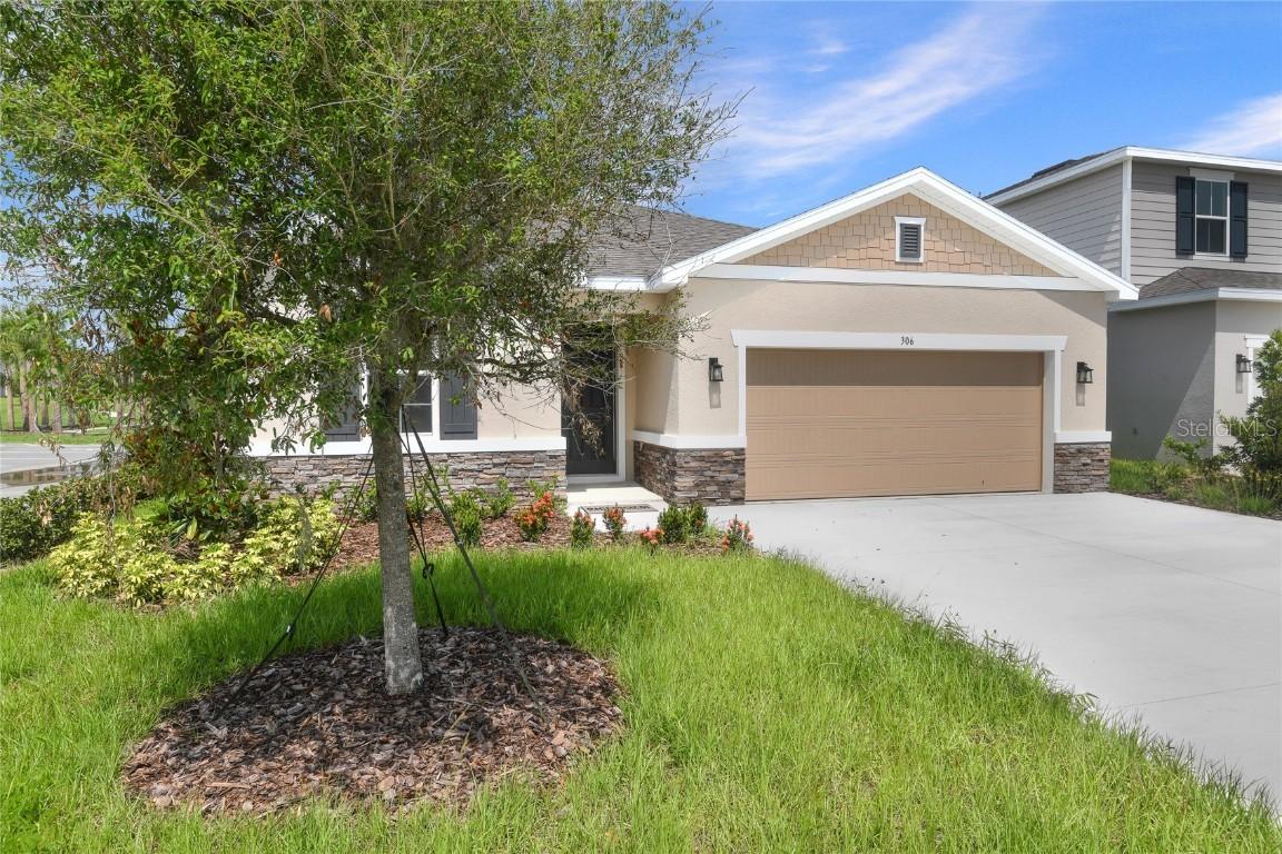 306 Alexandrite St., Deland, FL 32720