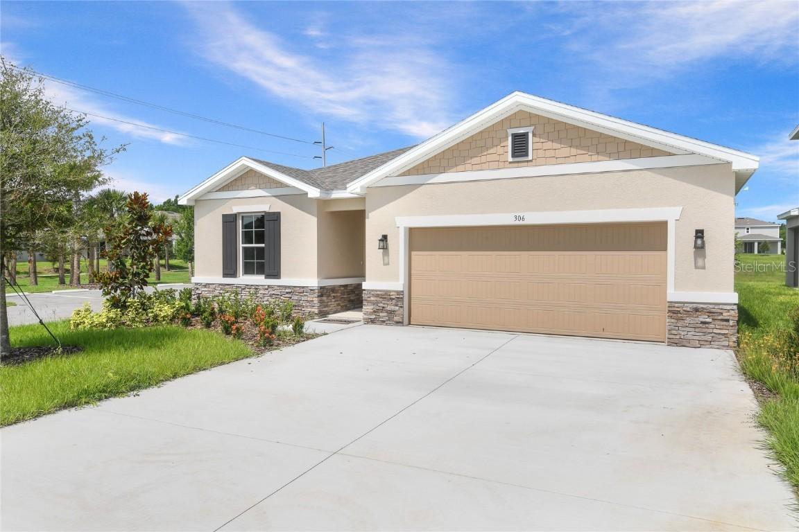306 Alexandrite St., Deland, FL 32720