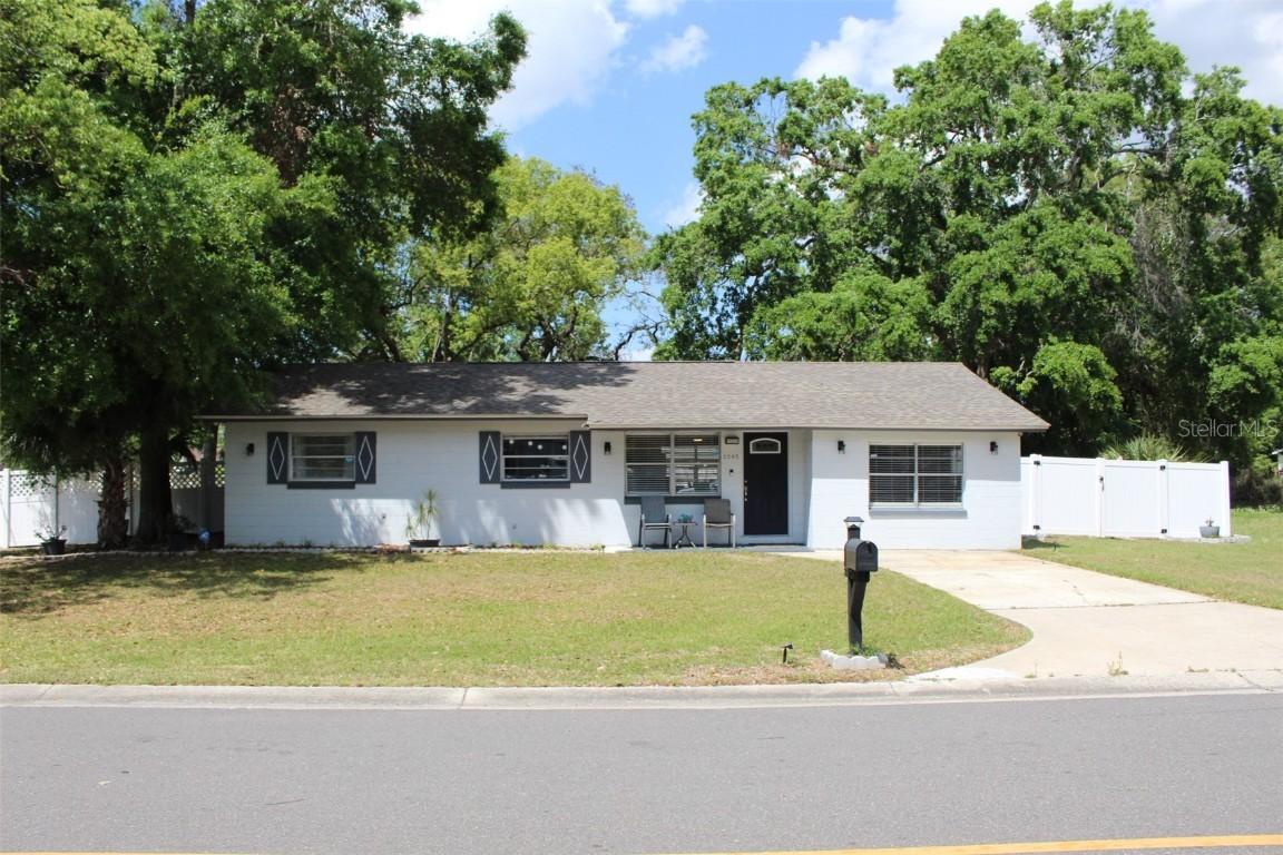 2205 Virginia Ave., Eustis, FL 32726