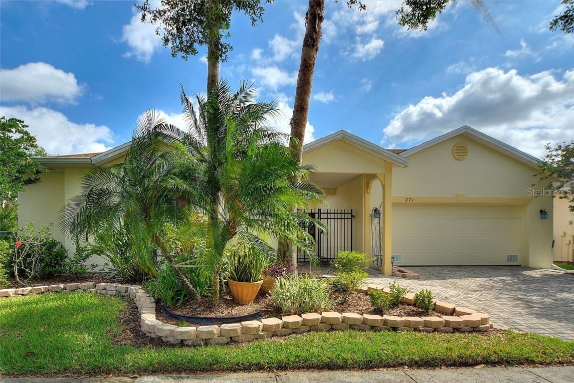 271 Falling Waters Dr., Kissimmee, FL 34759