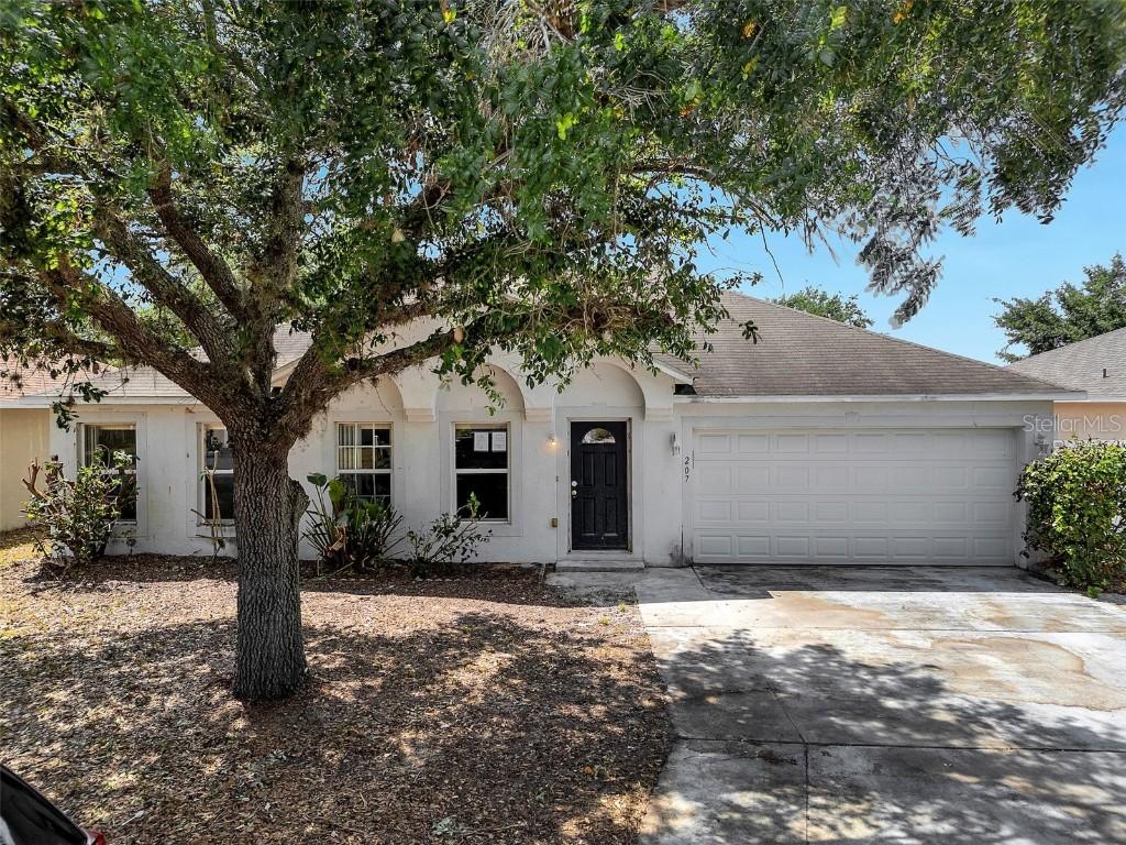 207 Vervain Ave., Davenport, FL 33837