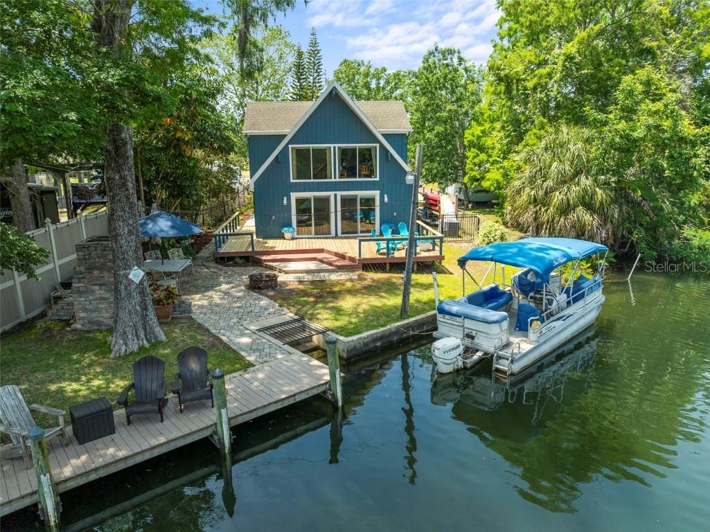 5375 Circle Dr, Weeki Wachee, FL 34607