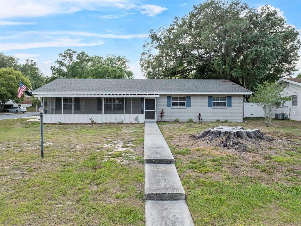 301 Lake Ned Rd., Winter Haven, FL 33884