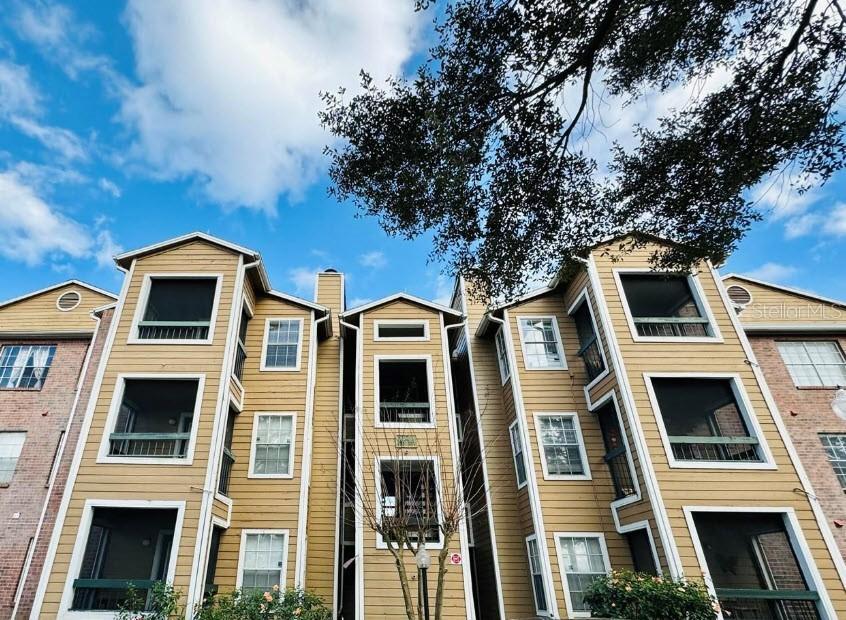 4301 Lizshire Ln. #306, Orlando, FL 32822