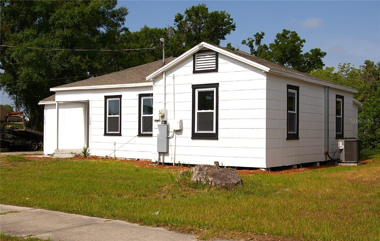 709 28th St., Winter Haven, FL 33881