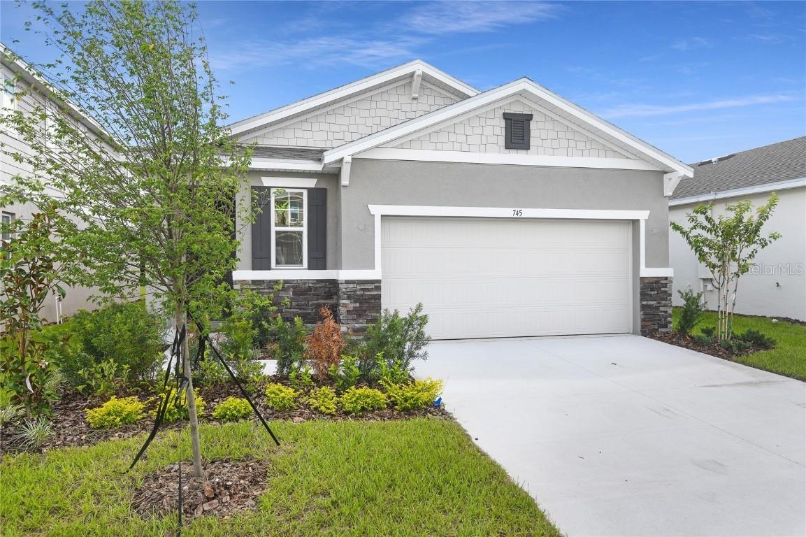 745 Lake Dell Ave., Dundee, FL 33838