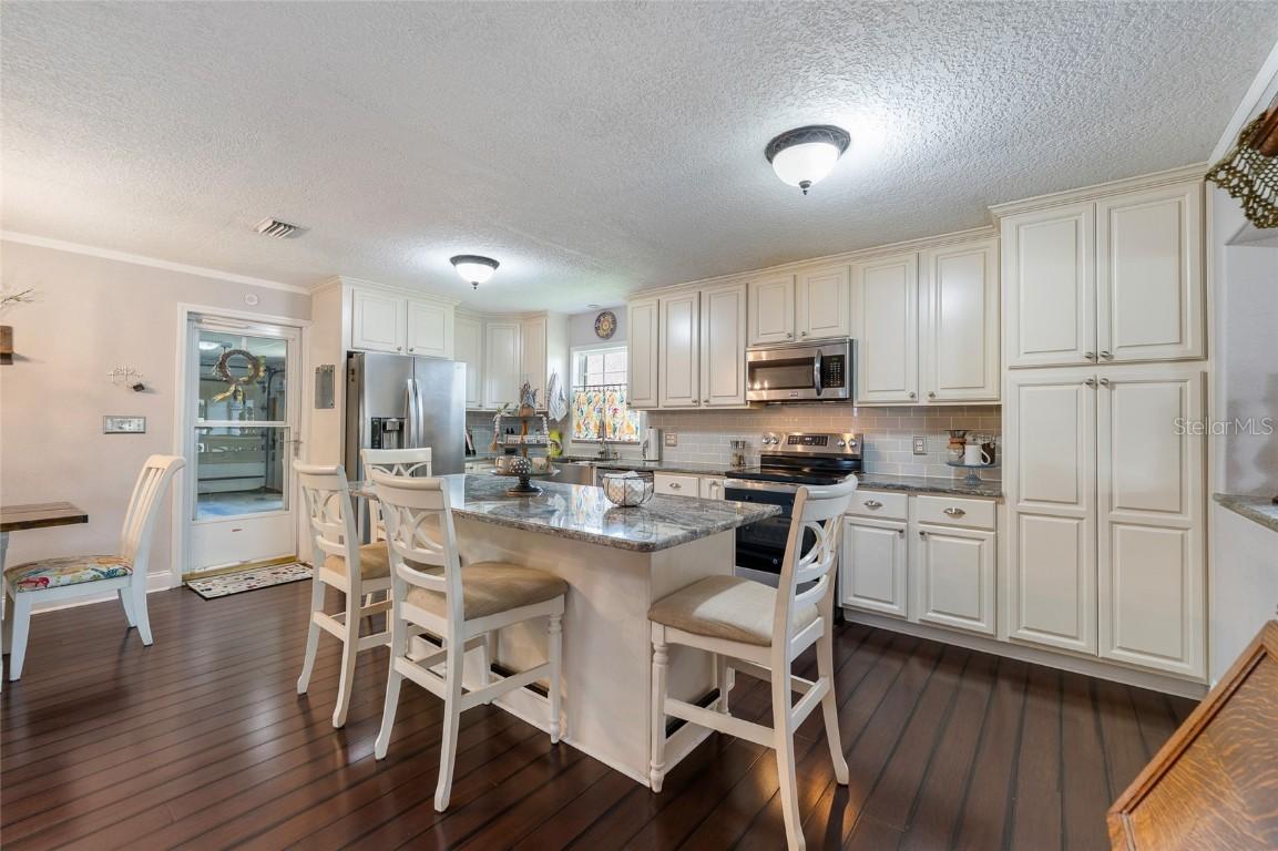 17 Juniper Dr., Davenport, FL 33837