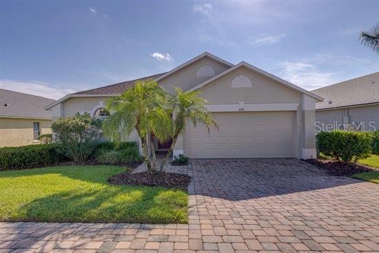 926 Balmoral Dr., Davenport, FL 33896