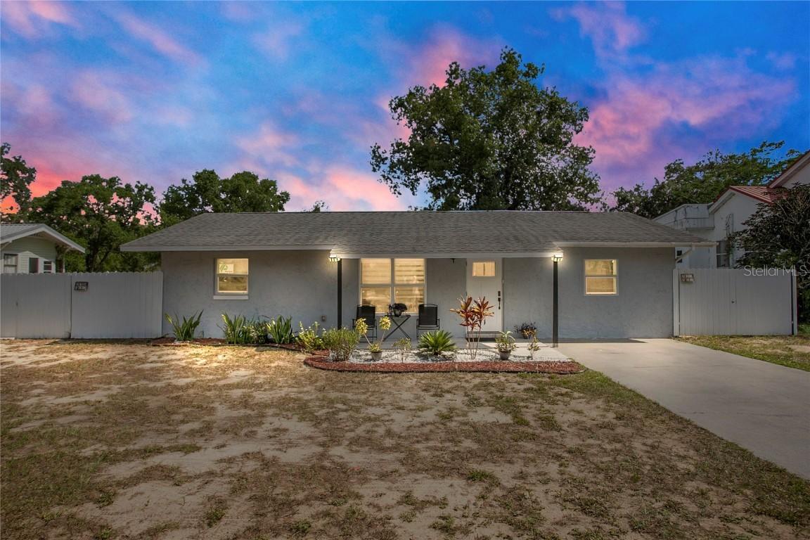416 E Seminole Ave., Lake Wales, FL 33853