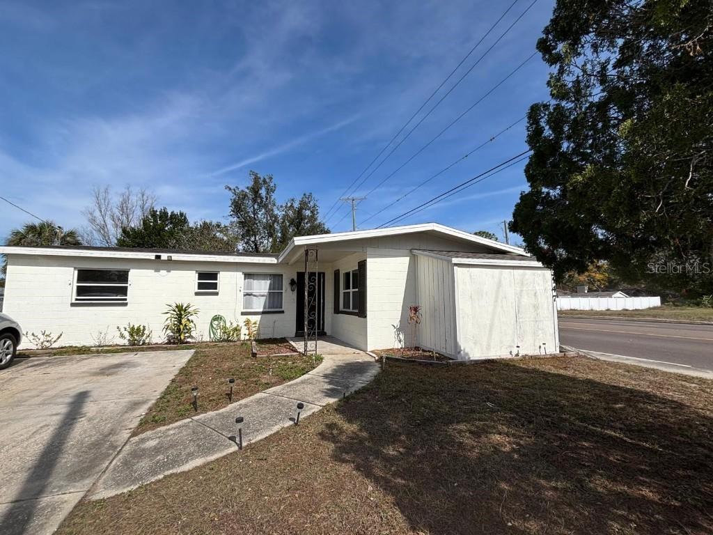147 Melanie Ln., Brandon, FL 33510