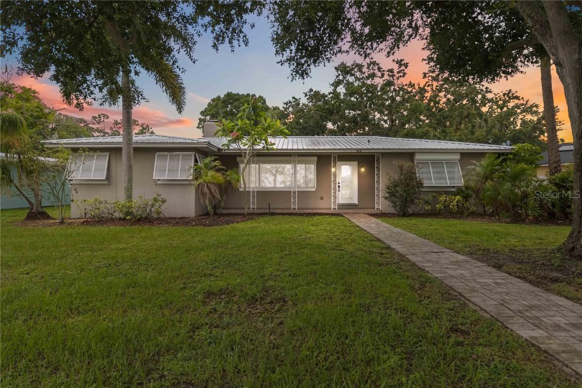 612 Lakeshore Blvd., Kissimmee, FL 34744