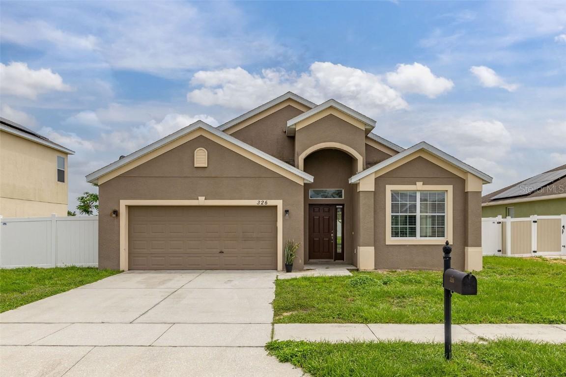 326 Highland Meadows Ave., Davenport, FL 33837