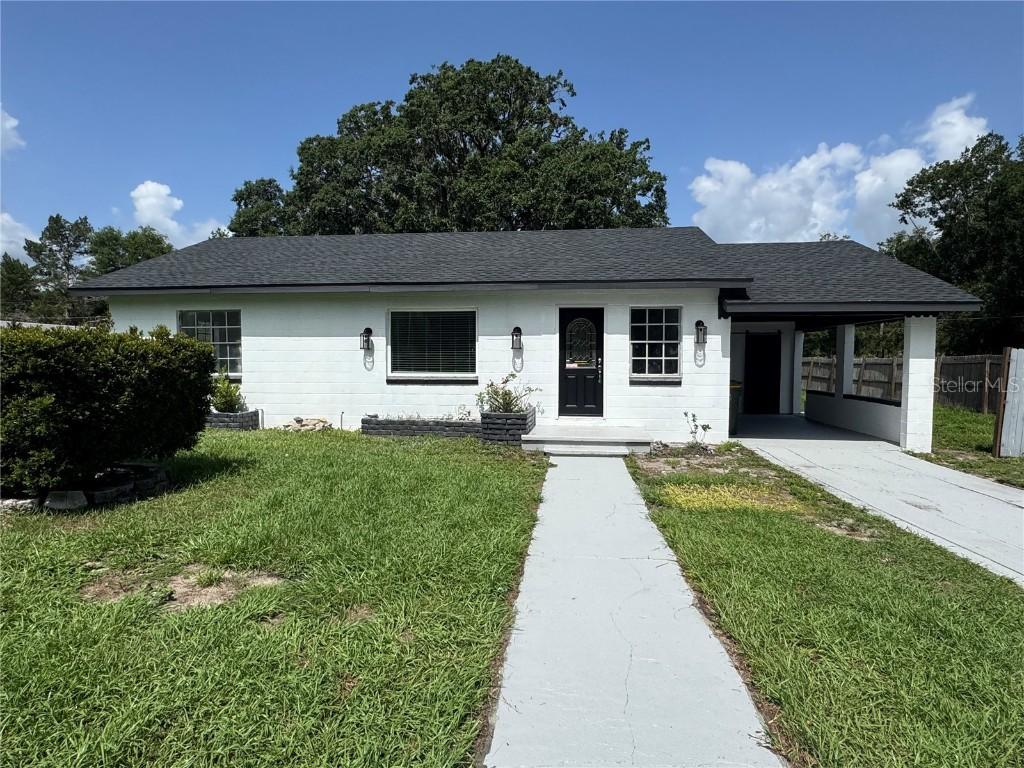 793 N Kentucky Ave., Umatilla, FL 32784