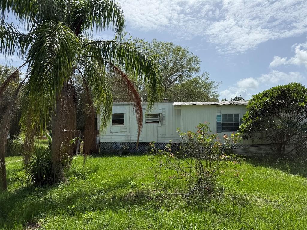 1724 Underwood Ter., Lorida, FL 33857