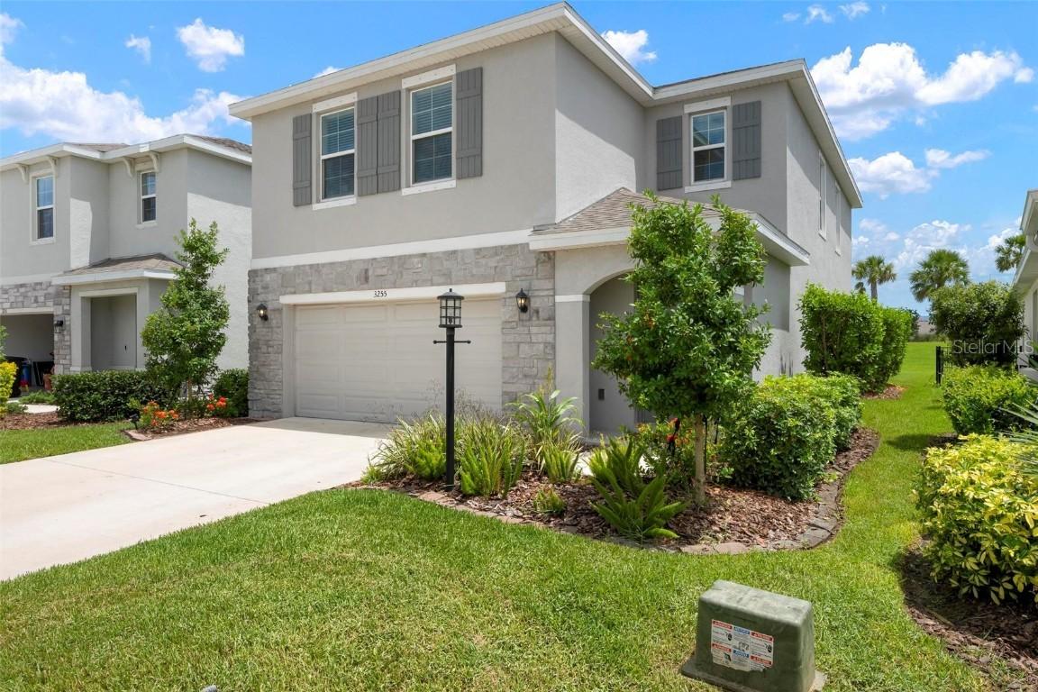 3255 Hilltop Cir., Bradenton, FL 34211