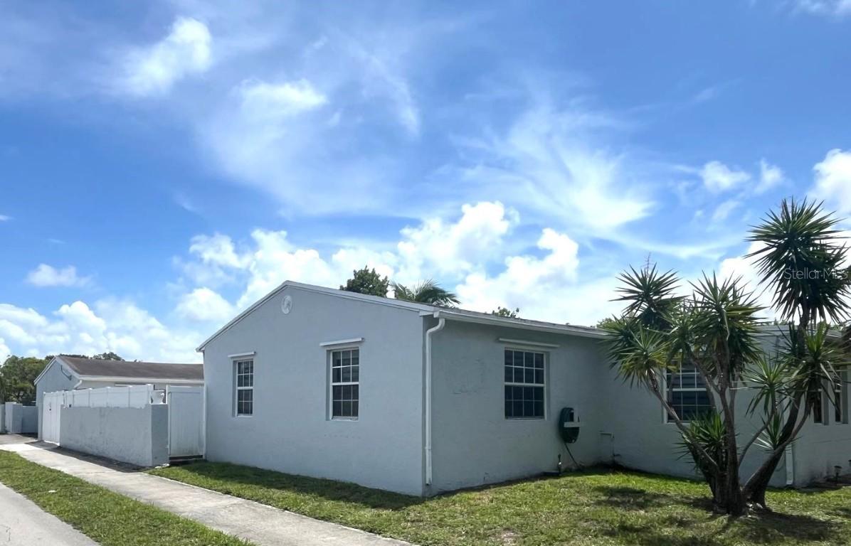 2402 Rodman St., Hollywood, FL 33020