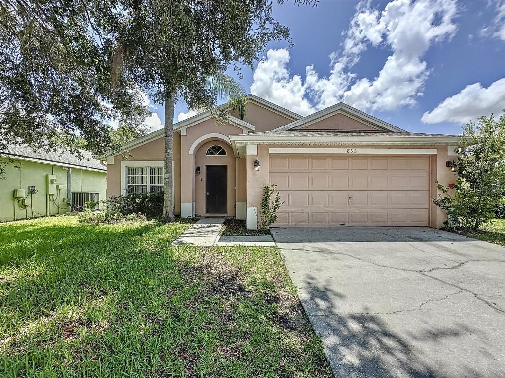 838 Sandy Ridge Dr., Davenport, FL 33896