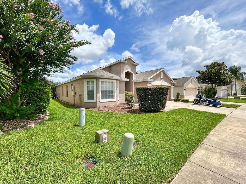 140 Bonville Dr., Davenport, FL 33897