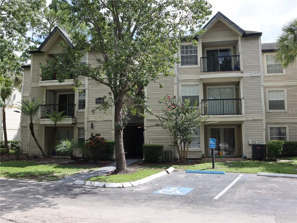 1948 Lake Atriums Cir. #118, Orlando, FL 32839