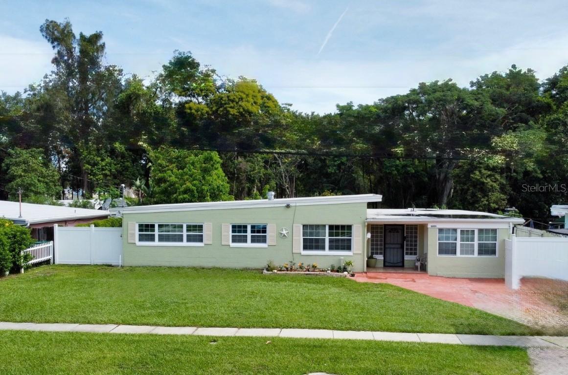 5925 Dahlia Dr., Orlando, FL 32807