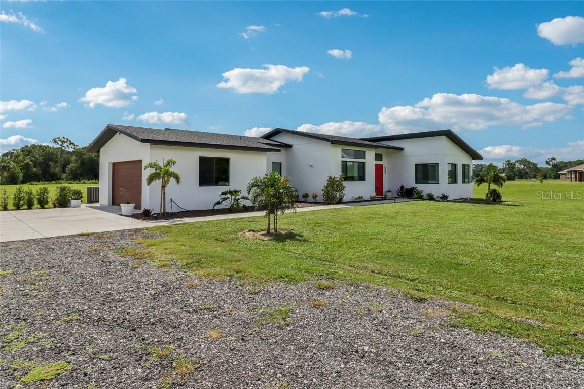 3385 Lake Diane Rd., Tavares, FL 32778