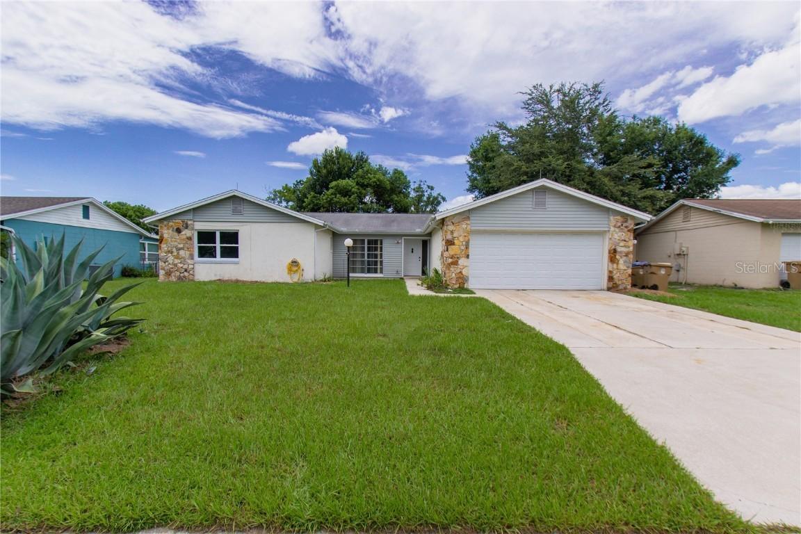140 Tulpan Dr., Kissimmee, FL 34743