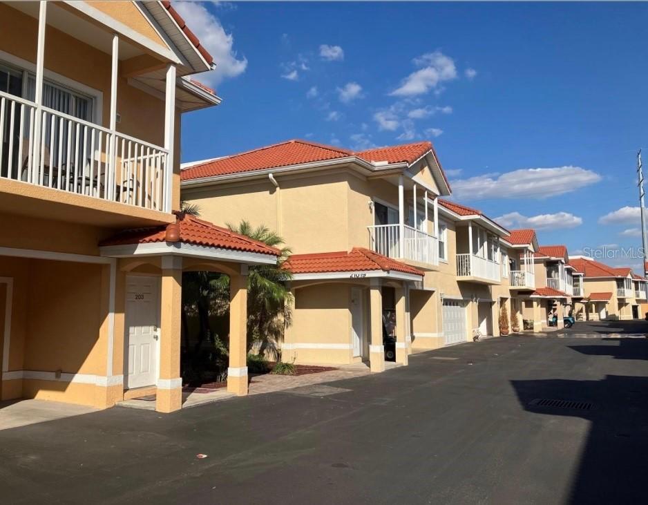 21019 Sunpoint Way #201, Lutz, FL 33558