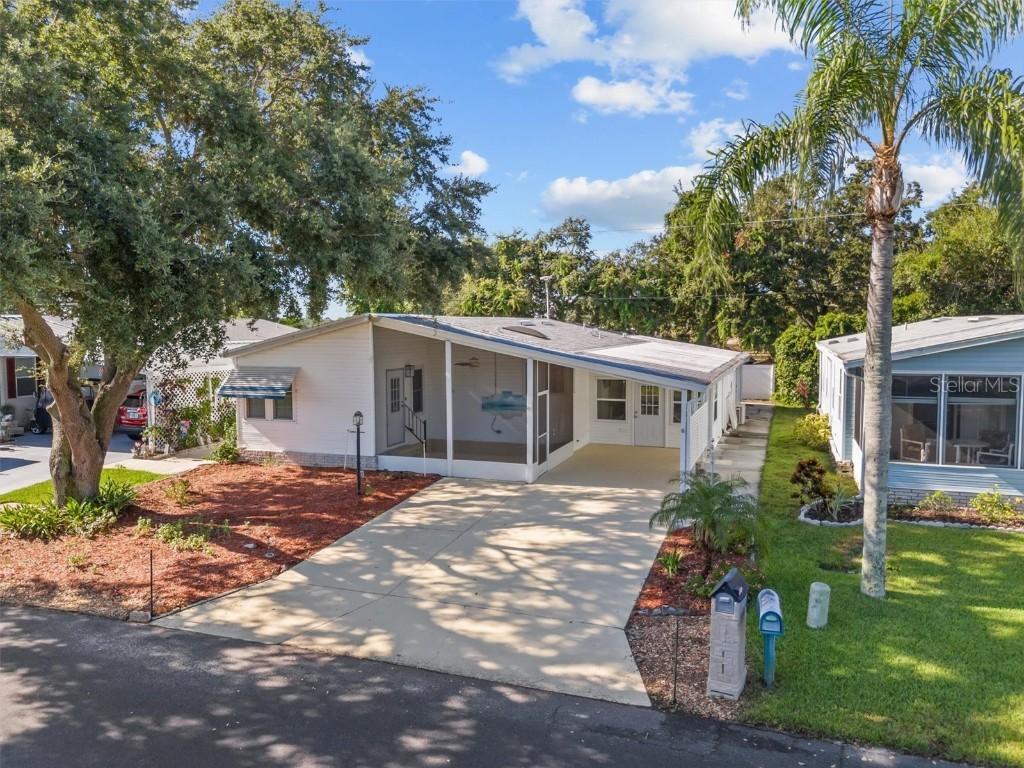 6084 Southern Oaks Dr., Winter Haven, FL 33884