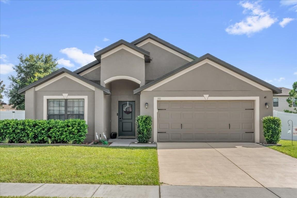 591 Siesta Key Ave., Tavares, FL 32778