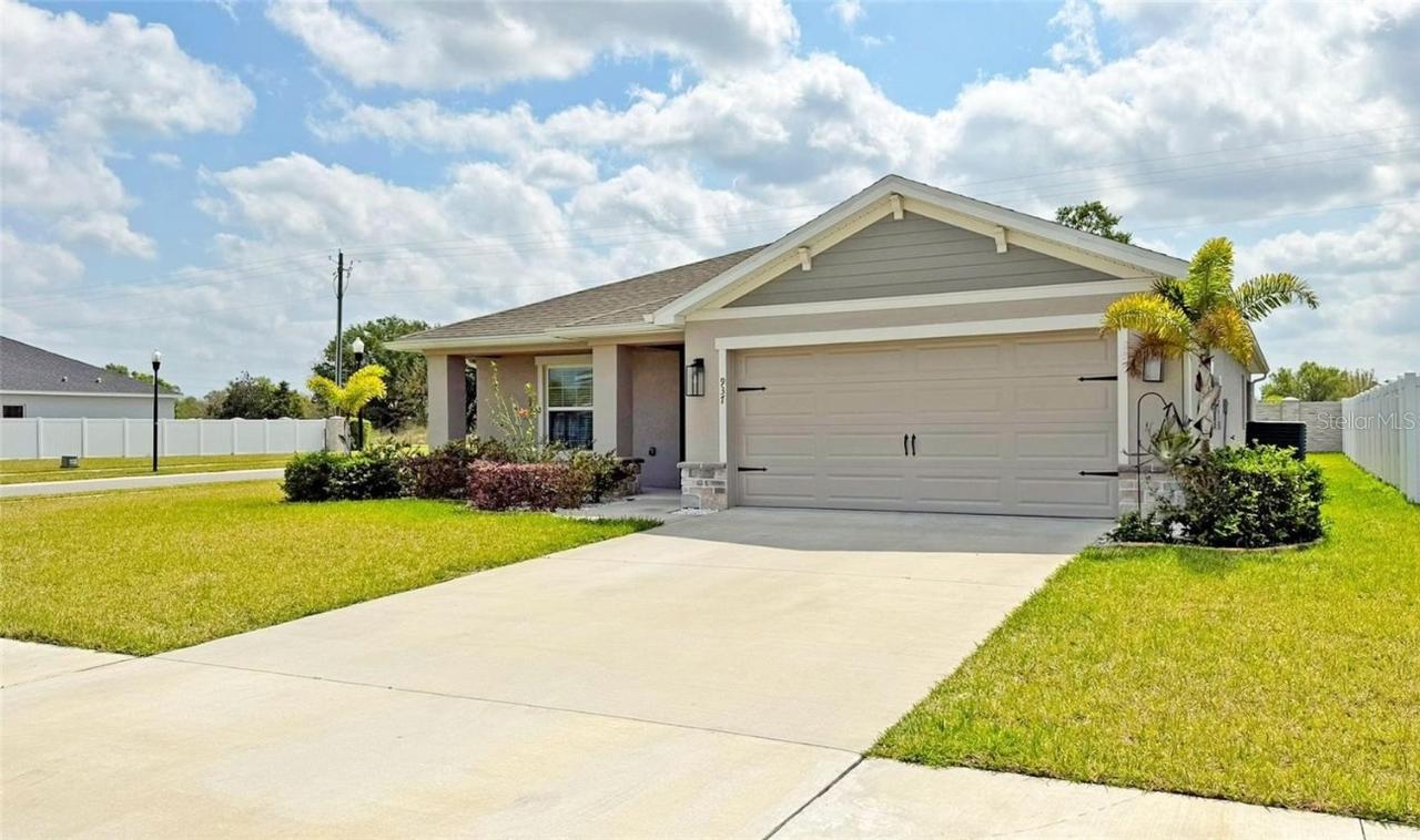 937 Montgomery Ln., Polk City, FL 33868