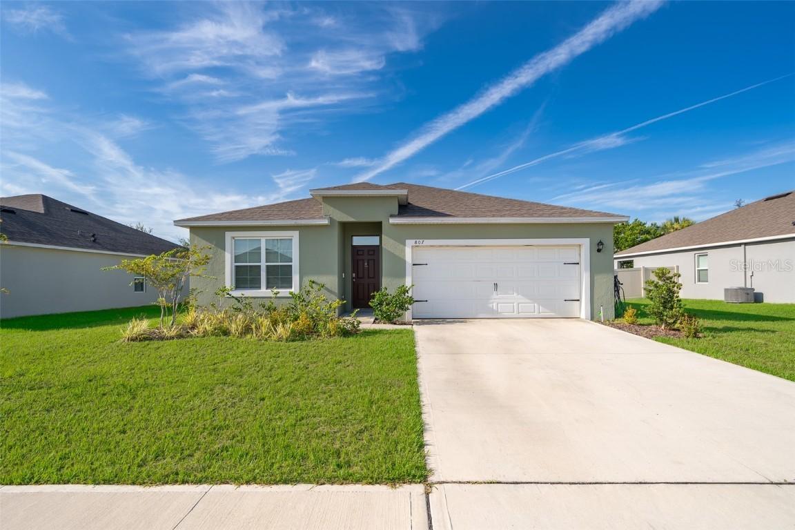 807 Auburn Grove Ct., Auburndale, FL 33823