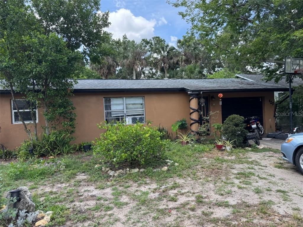 625 Aurora St., South Daytona, FL 32119